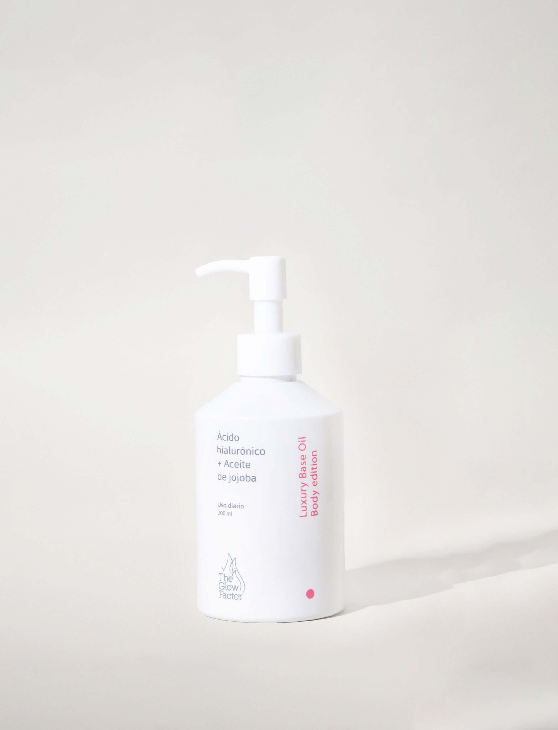 Luxury Base Oil Body Edition, emulsión corporal a base de aceite de jojoba que hidrata y suaviza la piel